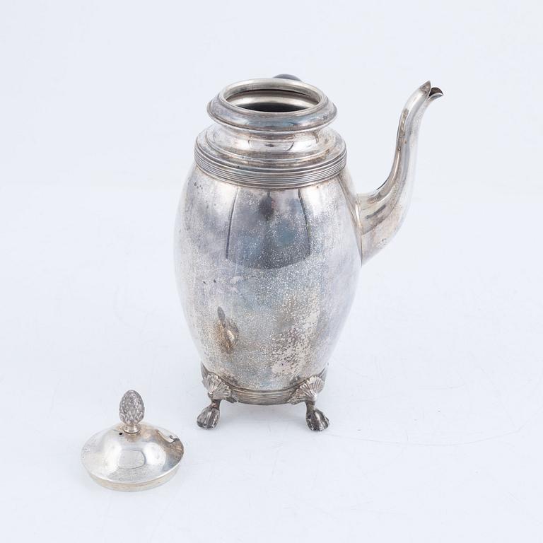 A silver coffee pot, mark of AG Dufva, Stockholm 1928.