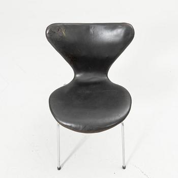 Arne Jacobsen, Chair, “Series 7”, Fritz Hansen, Denmark.