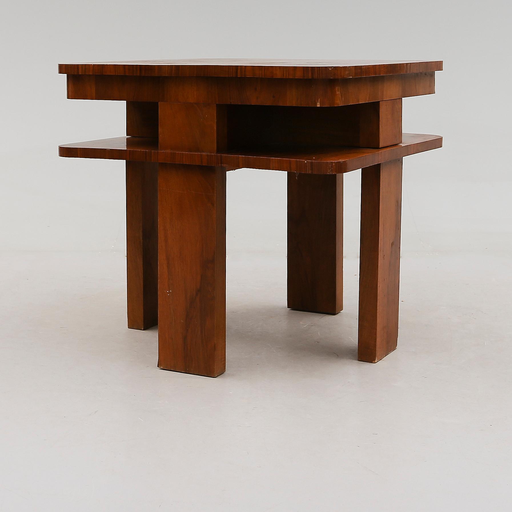 BORD, 1900-talets första hälft.