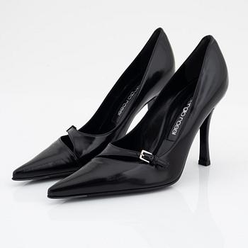 Sergio Rossi, a pair of black leather pumps, size 36.