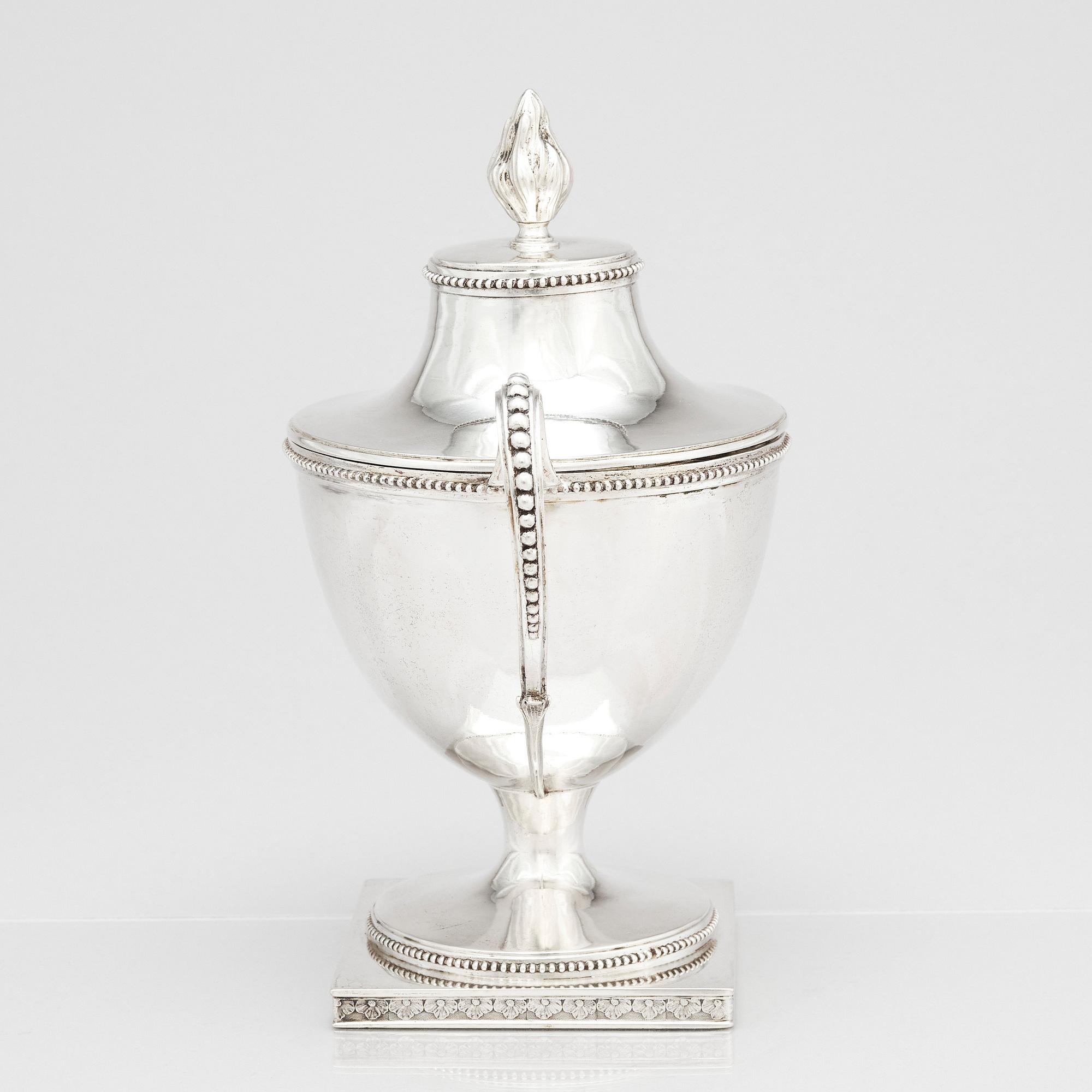 Petter Eneroth, sockerskål med lock, silver, Stockholm 1785. Gustaviansk.