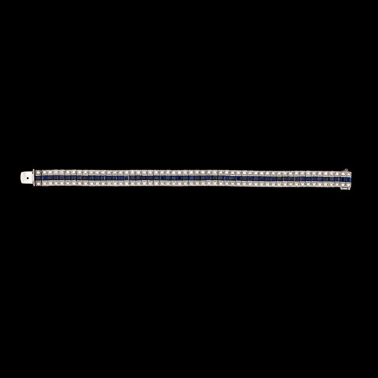 ARMBAND, briljantslipade diamanter, tot. ca 3.20 ct, samt carréslipade blå safirer.