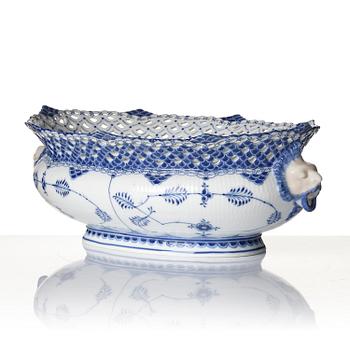 Jardinjär, porslin. Royal Copenhagen, 'Muselmalet helblond', Danmark, 1898-1923.