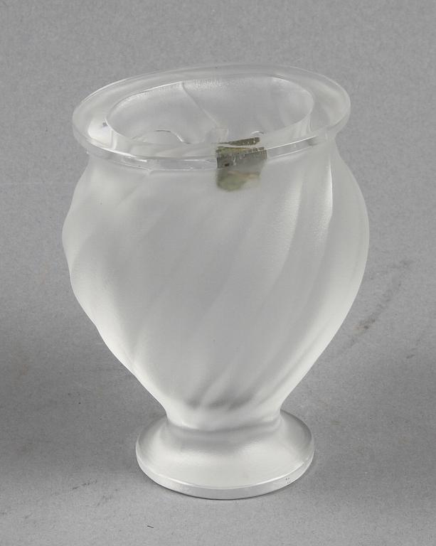 VAS, glas. Lalique, Frankrike. Sign.