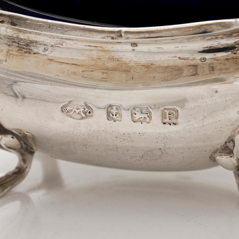 Kryddset, 3 dlr, sterlingsilver, Sheffield och Birmingham, England 1920-30-tal. samt försilvrat fat.