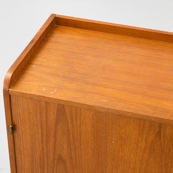 A 1950's cabinet.