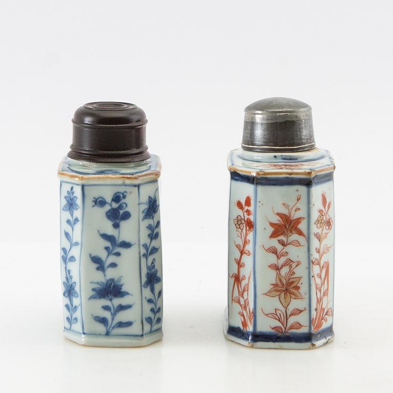 Tedosor 2 st Kina 1700-tal porslin.