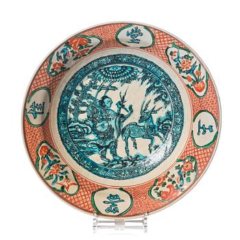 A large Swatow dish, Ming dynasty, circa 1600.