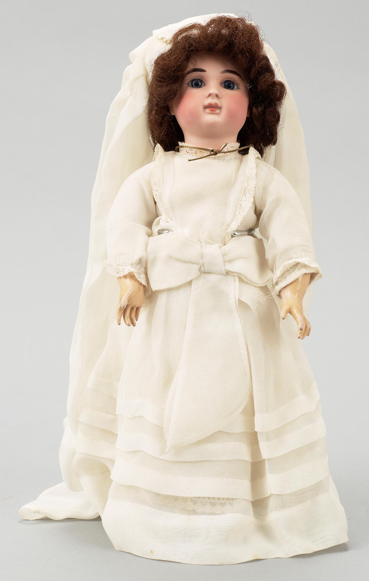 FLICKDOCKA, biskvi. Jules Steiner, Paris. 1800-talets senare del.