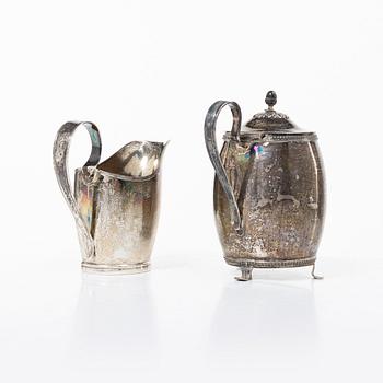 Gräddkanna och senapskanna, silver, Stockholm, 1826-1932.
