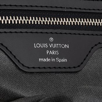 Louis Vuitton, necessär, "Parana Toiletry Bag 26" samt nyckelhållare.