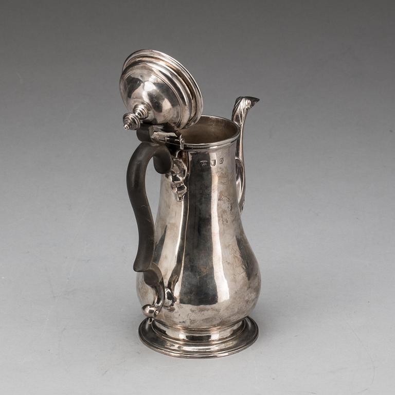 KAFFEKANNA, silver London Thomas Cooke II and Richard Gurney, London 1759. Total vikt ca 650 g.