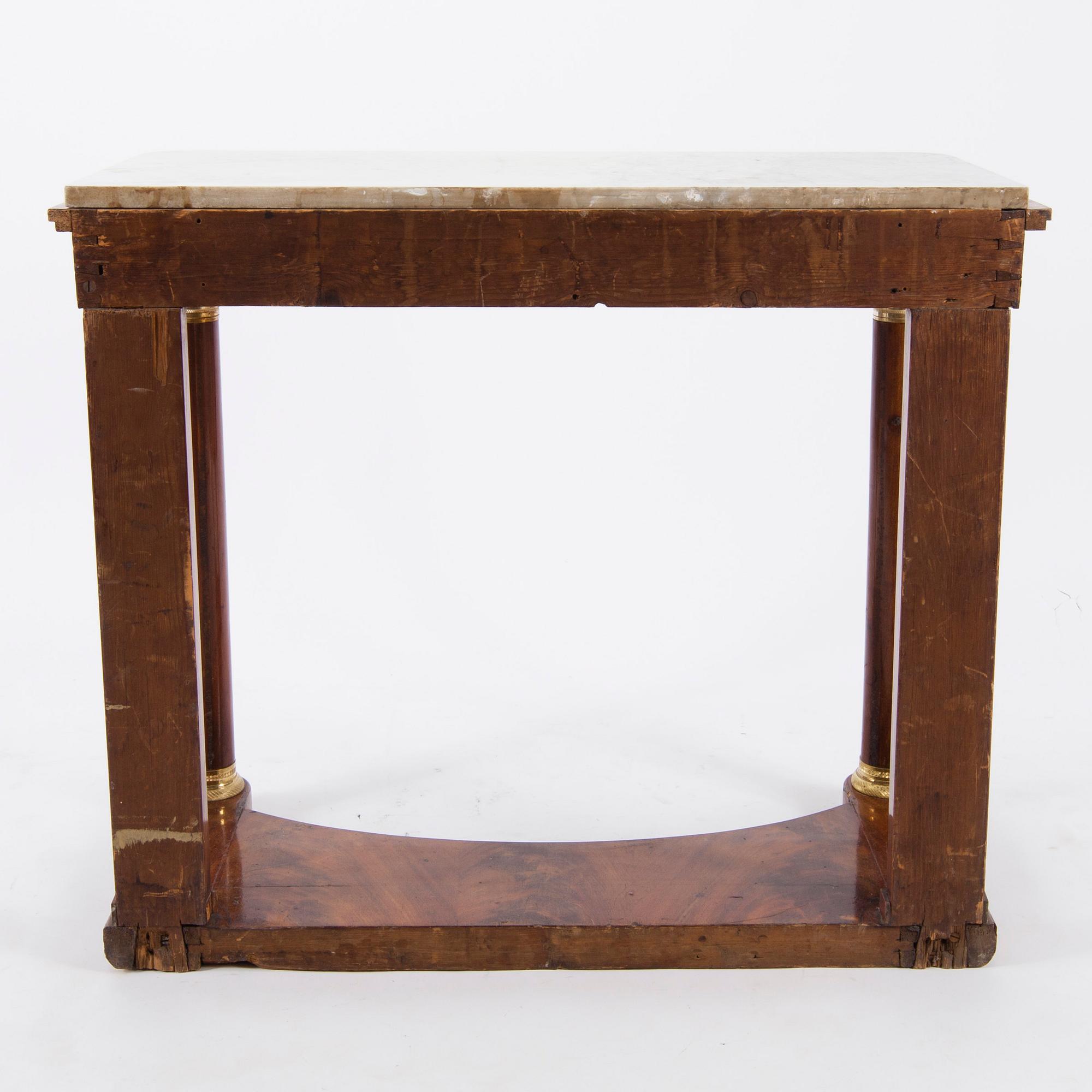 KONSOLBORD, Karl-Johan, 1800-talets första hälft.