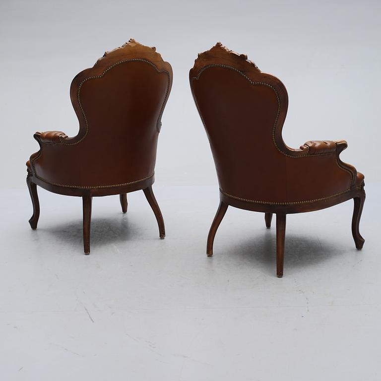 FÅTÖLJER, nyrokokostil, omkring 1900-talets mitt.