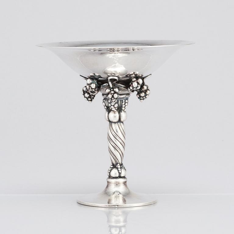 Johan Rohde, skål på fot, Firma Georg Jensen, Köpenhamn efter 1945, design nr 263A, sterling.