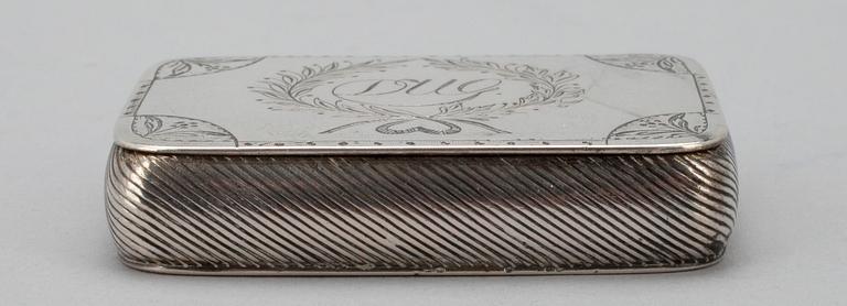 SNUSDOSA, silver, Helsingfors, Gabriel Wahlbäck 1831-1837. Vikt 30 g.