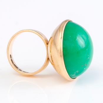 MIRJAM SALMINEN, sormus, 14K kultaa, krysopraasi. Helsinki, Suomi 1967.