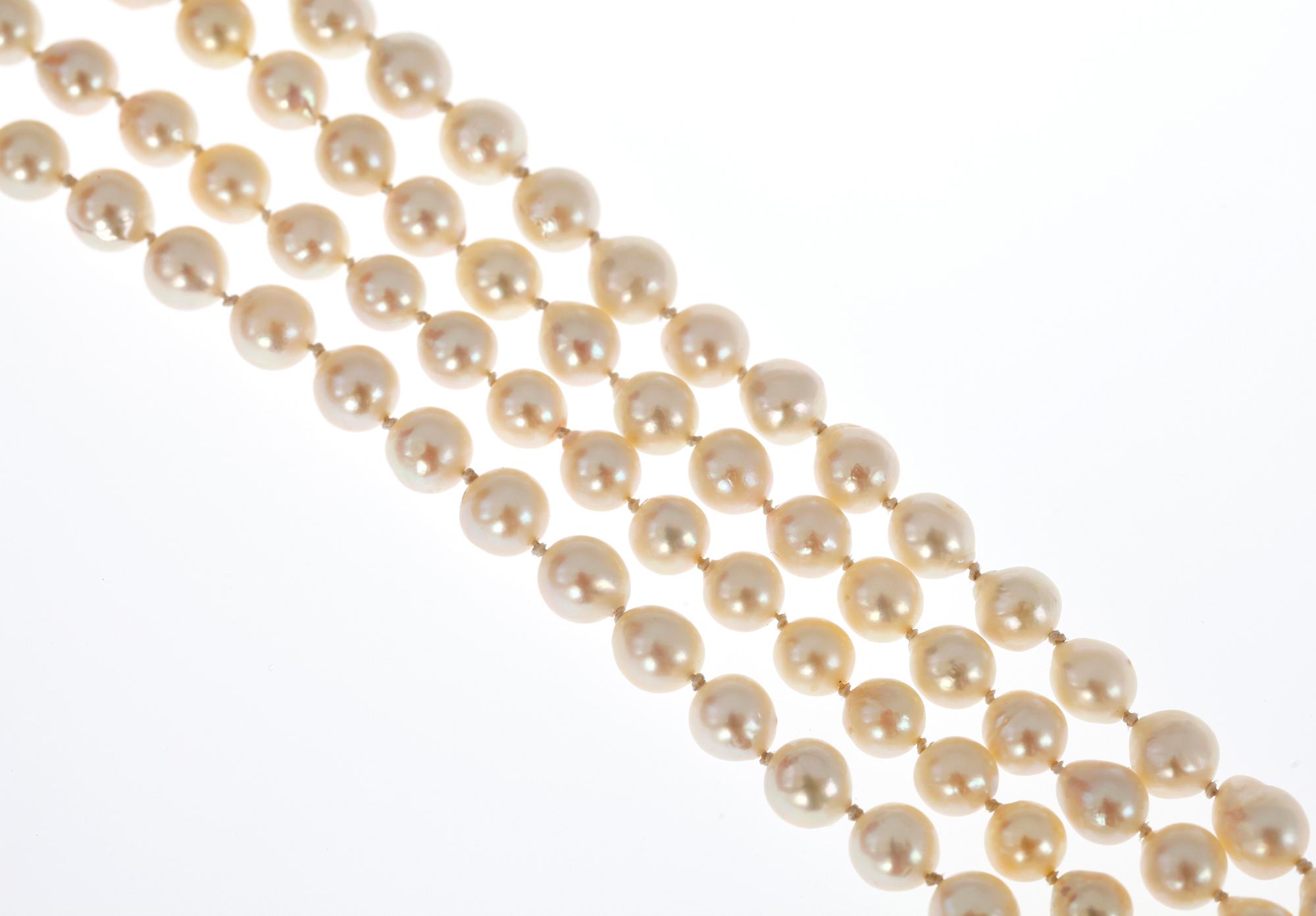 COLLIER, 2-radigt odlade japanska pärlor, ca 7 mm.