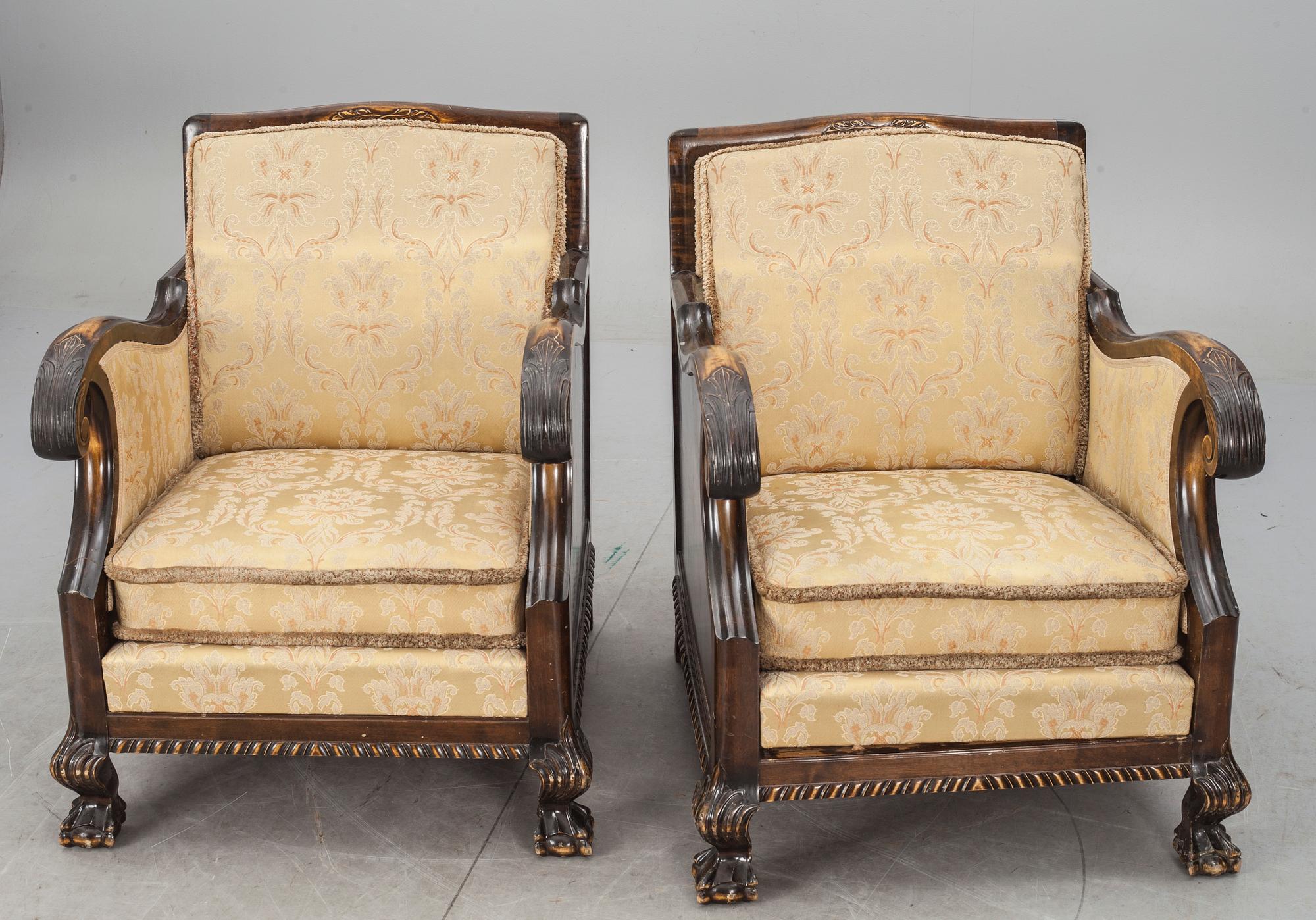 FÅTÖLJER, Chippendalestil. 1900-talets första hälft.