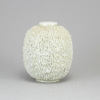 GUNNAR NYLUND, a chamotte stoneware vase 'Igelkott', Rörstrand.