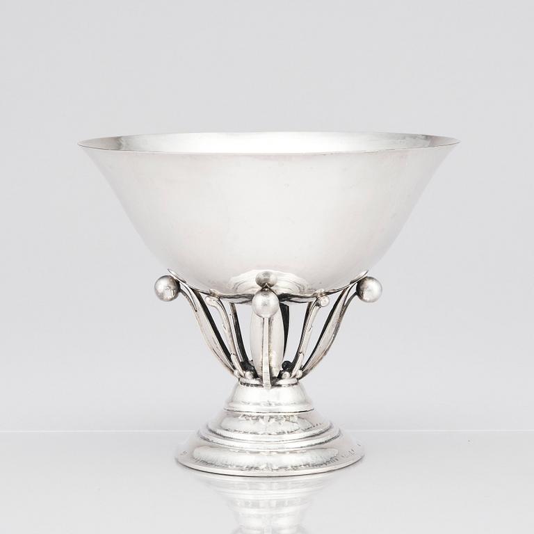 Johan Rohde, skål på fot, Georg Jensen Köpenhamn, 1918, 830/1000 silver, designnr 6.