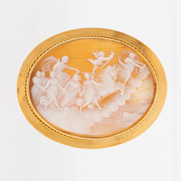 Brooch 18K gold with carved shell cameo, Fryklund & Pålsson Stockholm 1951.