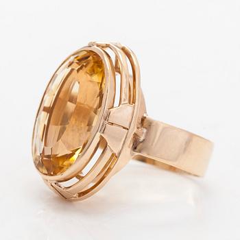 Sormus, 14K kultaa ja sitriini, Helge Narsakka.