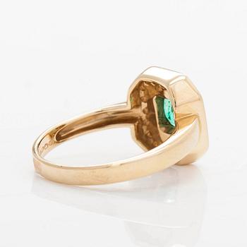 Ring, 14K gold, with an emerald and diamonds. Finnish import marks 1997.
