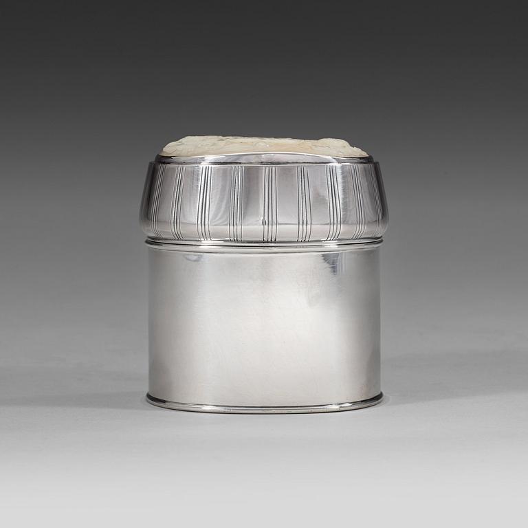 A W.A. Bolin sterling box, Stockholm 1952, the lid with carved nephrite.