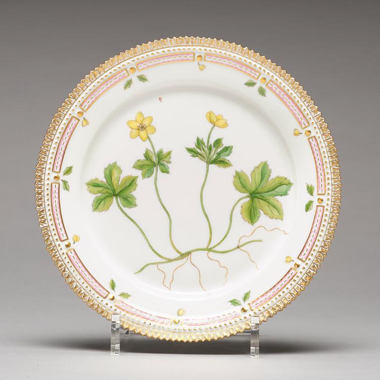 LUNCHTALLRIKAR, 12 stycken (6+6), porslin. "Flora Danica", Royal Copenhagen, Danmark, 1900-tal.