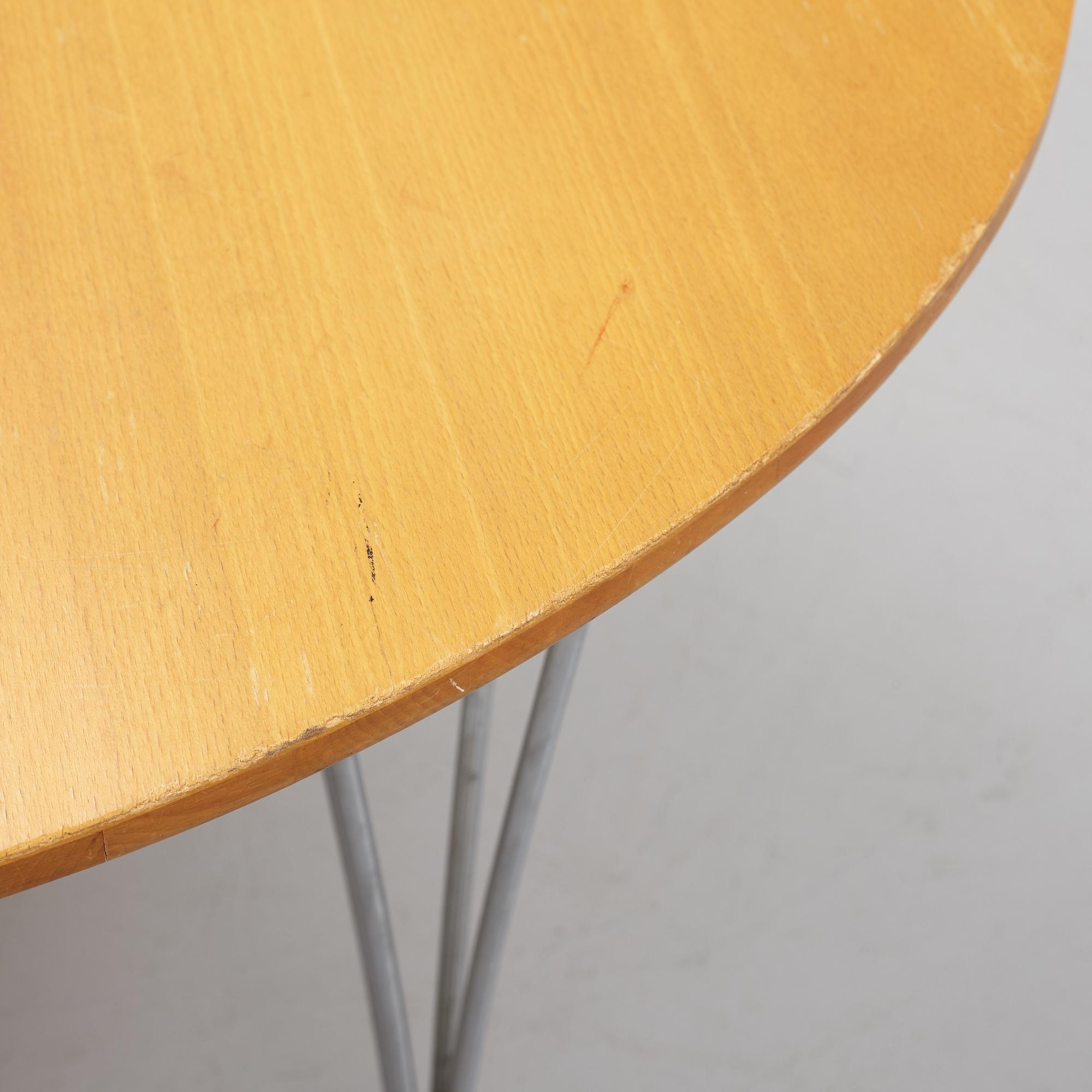 Bruno Mathsson & Piet Hein, table, "Supercirkel", Bruno Mathsson International, Värnamo.