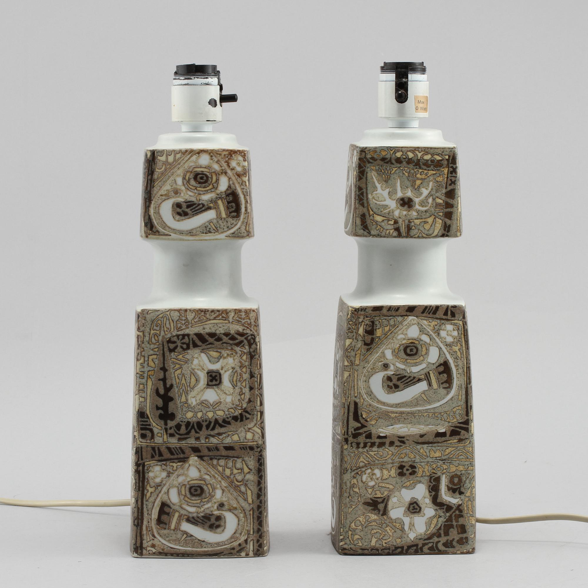 BORDSLAMPOR,  ett par, stengods, Fog & Morup, Royal Copenhagen, 1900-talets tredje kvartal.