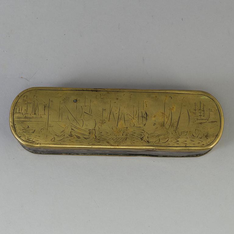 AN 18TH CENTURY BRASS BOX.