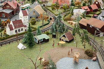 MÄRKLINBANA MED MÄRKLINTÅG. Bland annat tågset Märklin H0 28703. 1900-talets andra hälft.