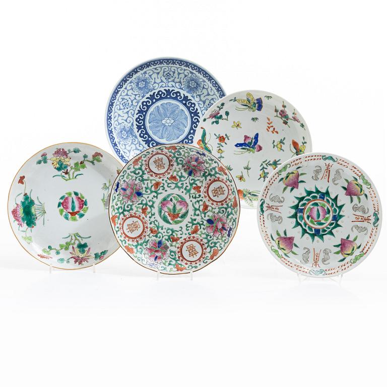 A set of five Chinese dishes, late Qing dynasty.