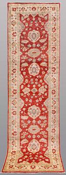 A Ziegler design runner, ca 288 x 80 cm.