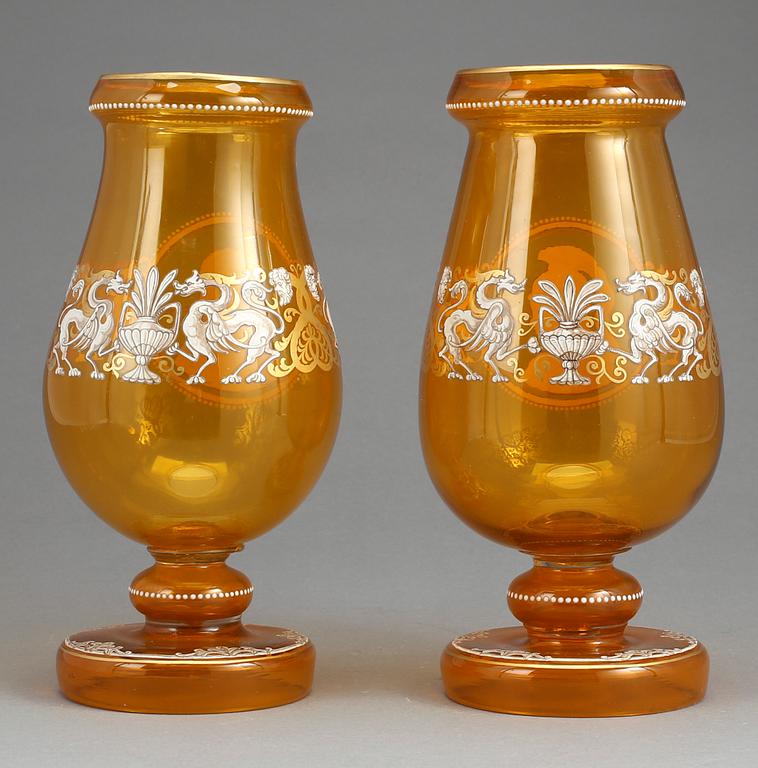 VASER, ett par, glas, sent 1800-tal.