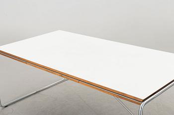 A Niels Haugesen dining table model nr 4750 Fredericia Furnitures Denmark alter part of the 20th century.