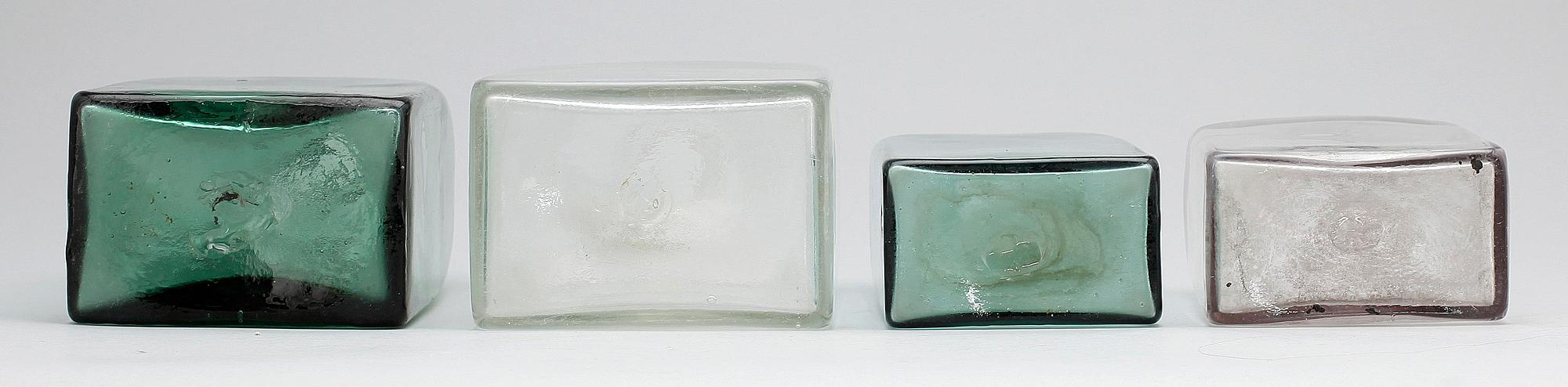 FLASKOR, 4 st, glas, 1800-tal.