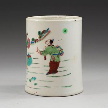 A famille rose brush pot, Qing dynasty, 18th Century.