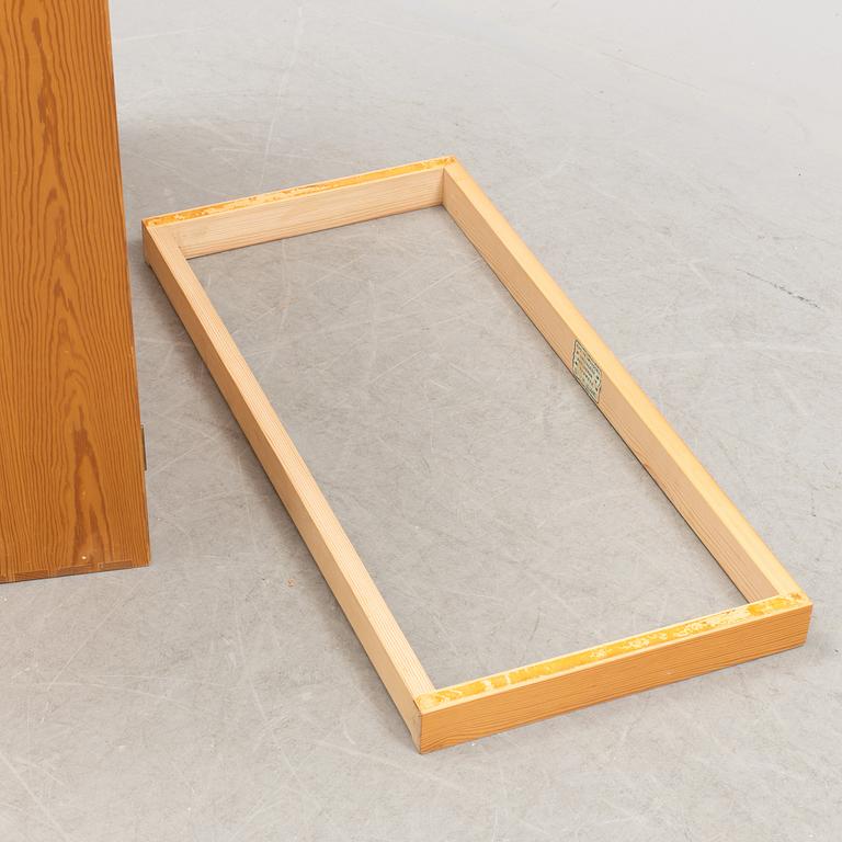 MOGENS KOCH, underskåp, ett par, "Byggereolen", för Rud Rasmussens Snedkerier.  Danmark, 1900-talets andra hälft.