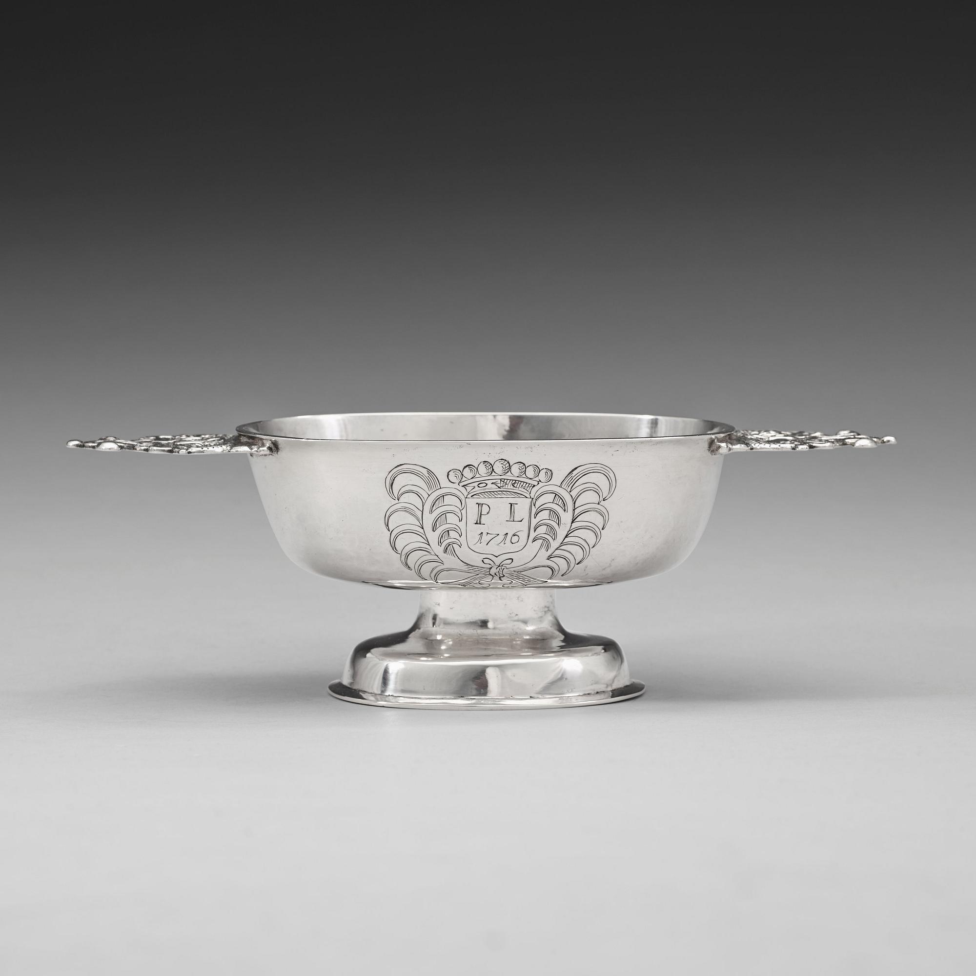 BRÄNNVINSSKÅL, icke identifierad mästarstämpel HP, Nederländerna. Daterad 1716.