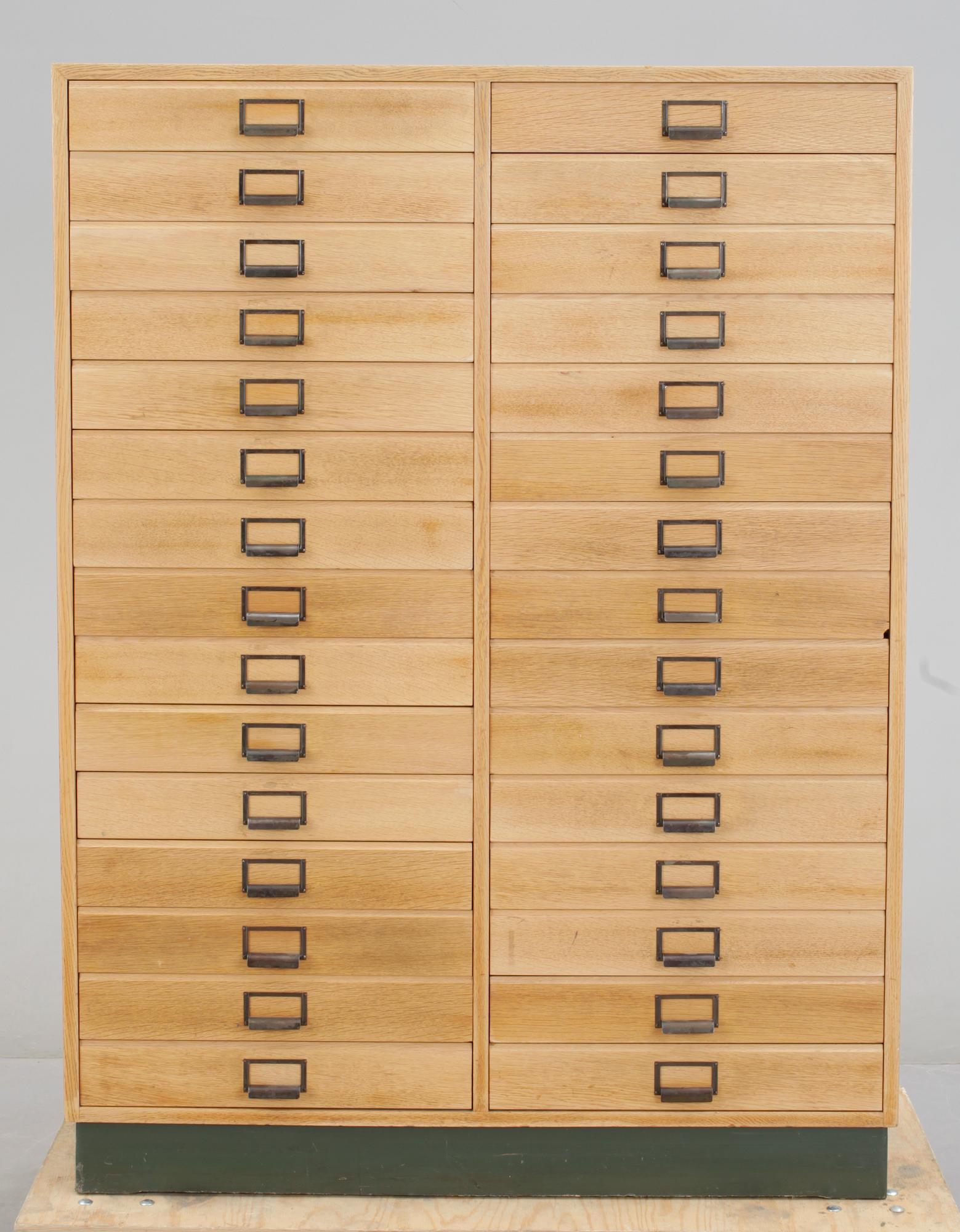 ARKIVSKÅP, 1900-talets första hälft.