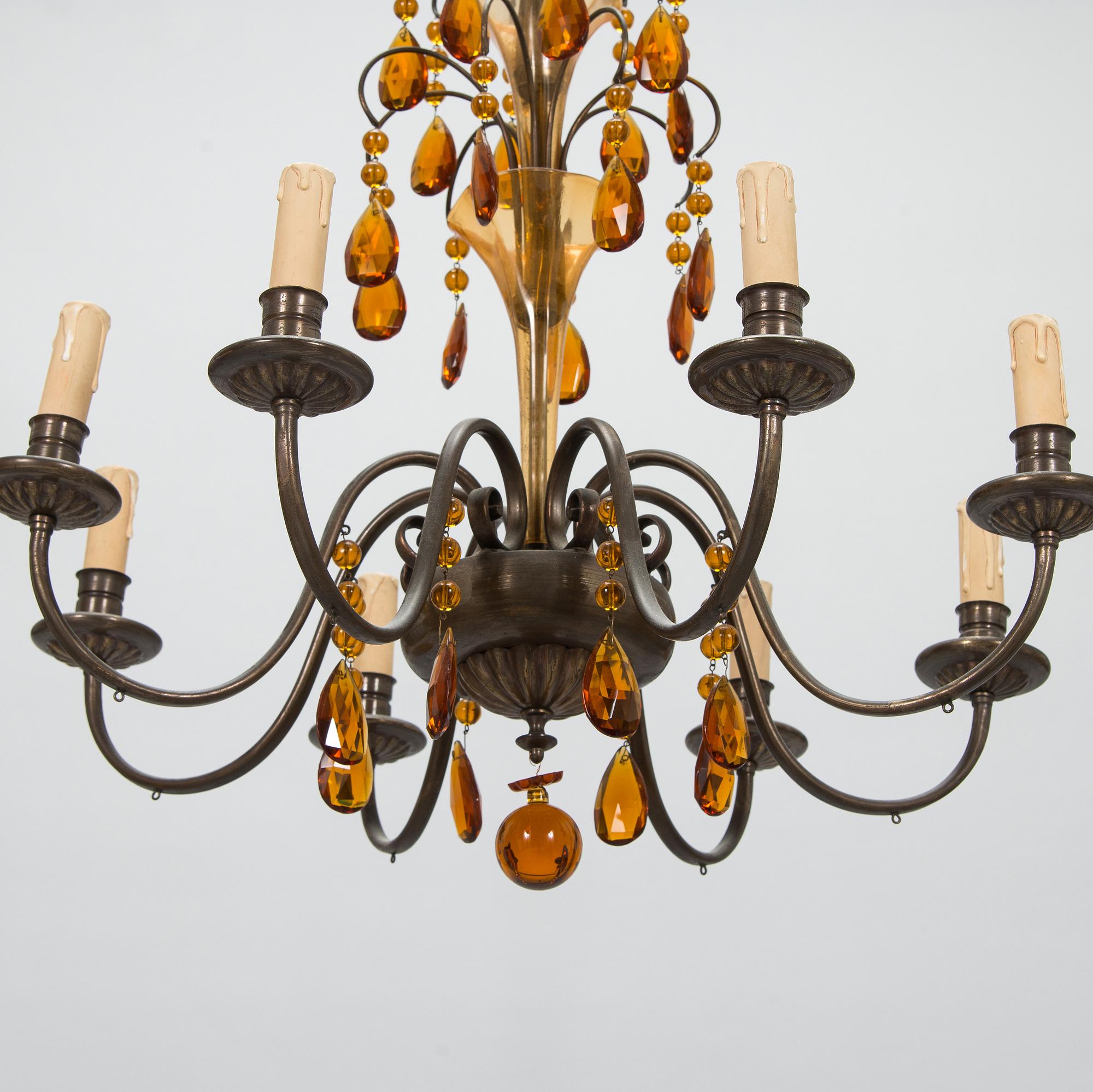A 1930's chandelier.