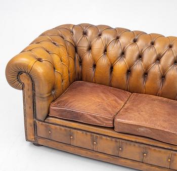 Sofa, Chesterfield model, late 20th century.