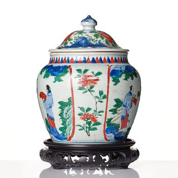 A Chinese Transitional jar with cover, 17th Century.