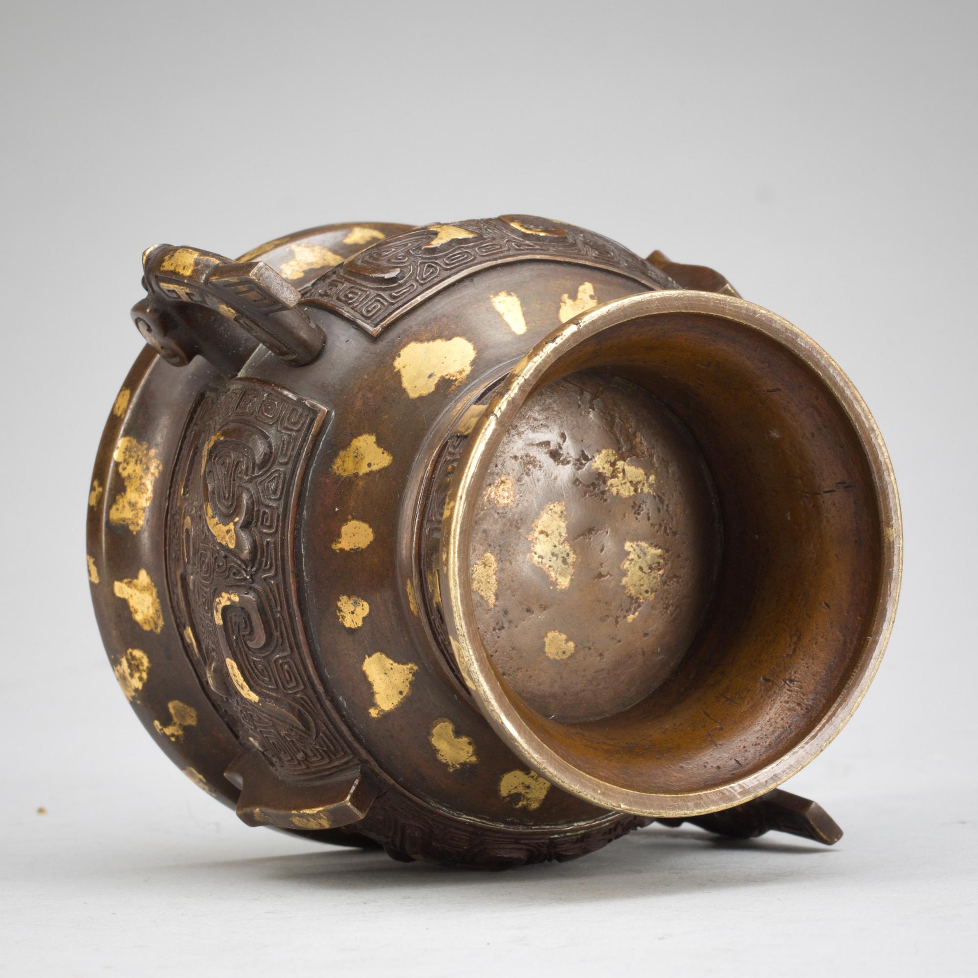 RÖKELSEKAR, brons. Kina 1900-tal.