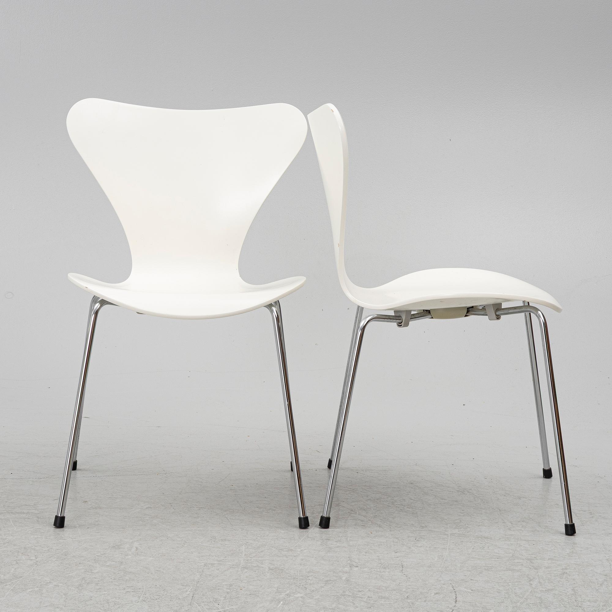 Arne Jacobsen, four 'Series 7' chairs, Fritz Hansen, Denmark, 1998.