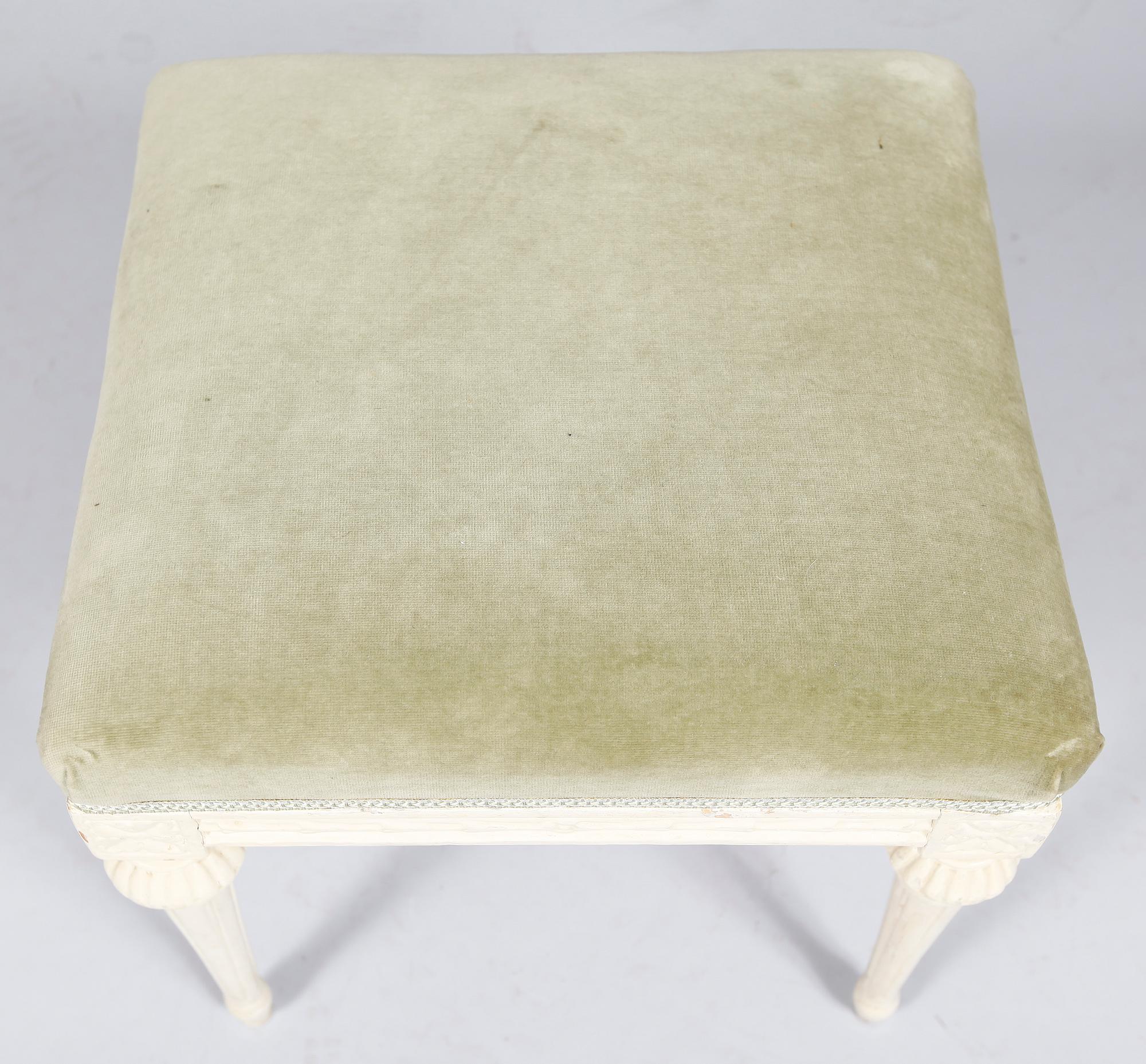 TABURETT, gustavianskt stockholmsarbete, av Lars Söderholm (mästare i Stockholm 1785-94).