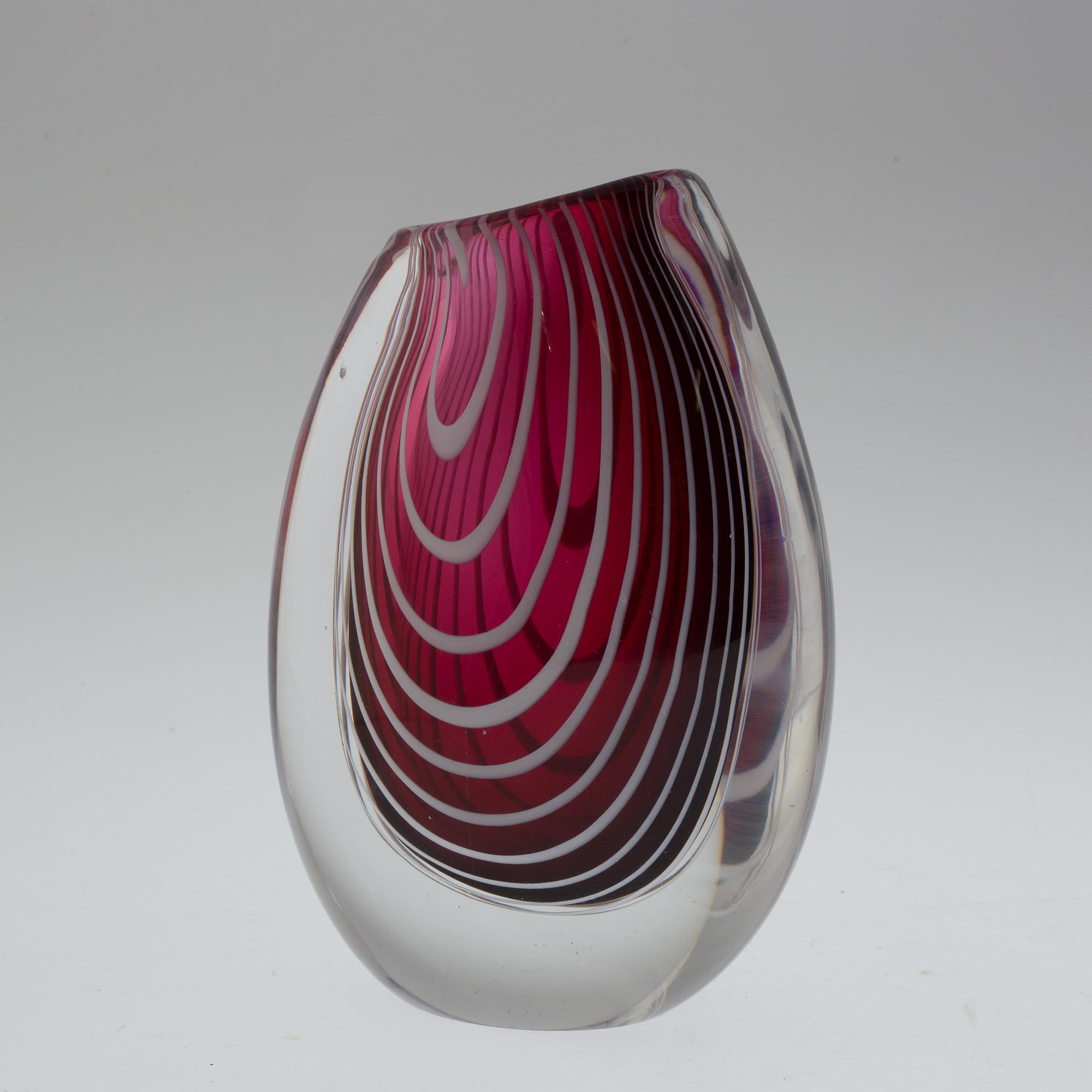 A Vicke Lindstrand 'Zebra' glass vase, second half of the 20th century.